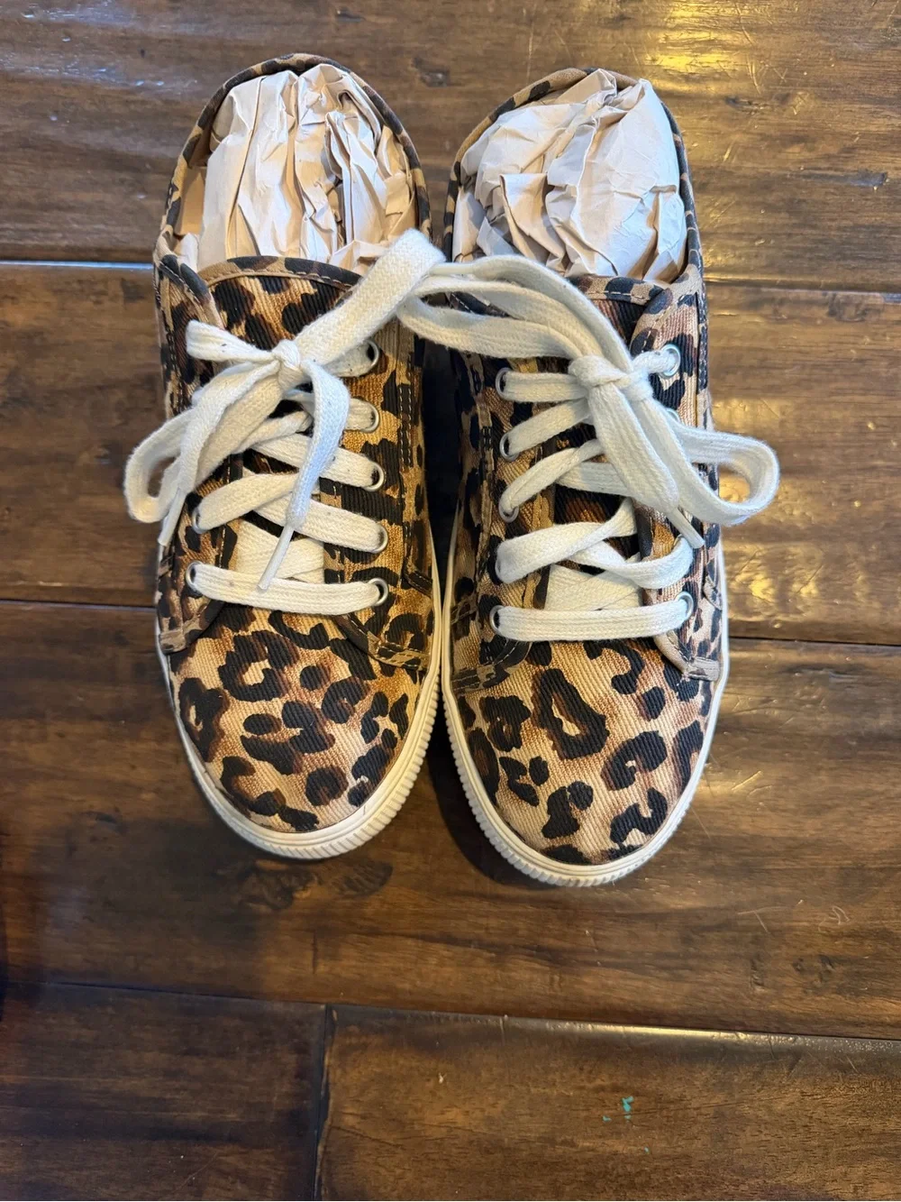 SO® Compelling Women's Platform Sneakers Leopard Size 7.5 Memory Foam Sock